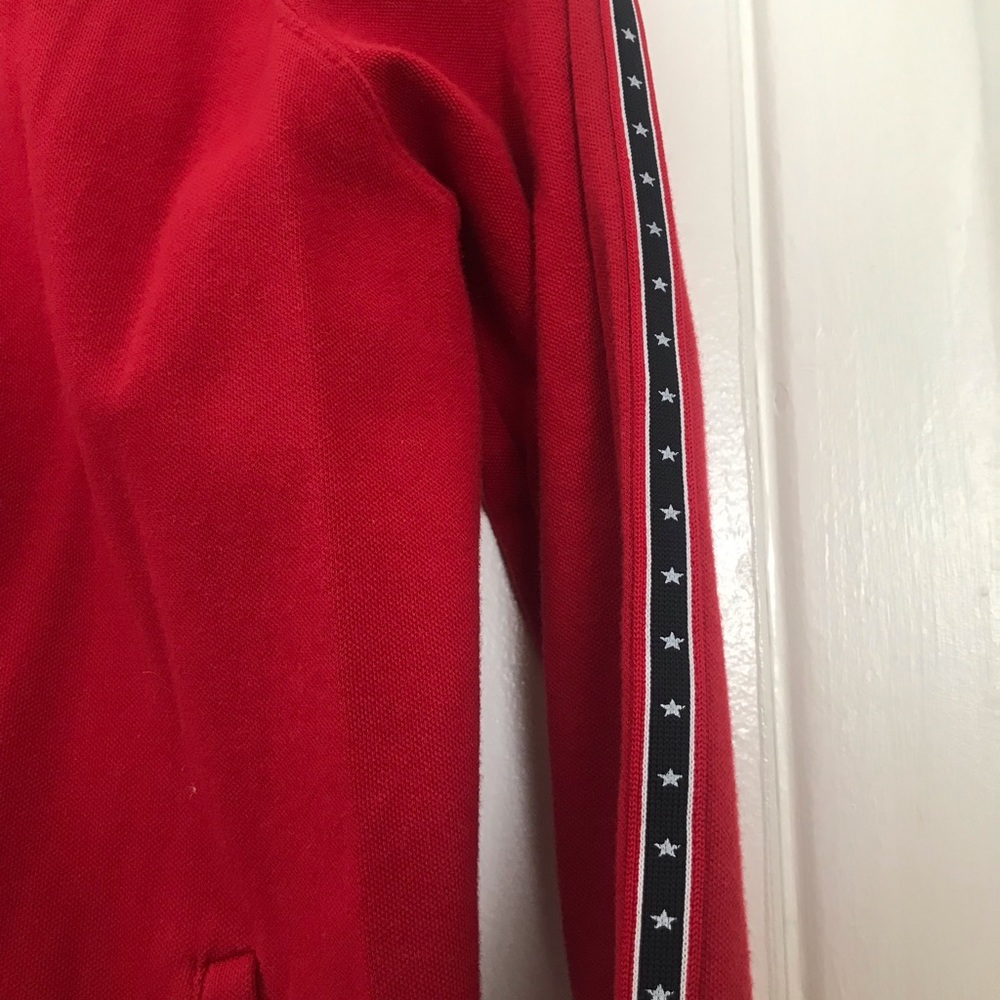 Red sweater - Picture 4 of 6